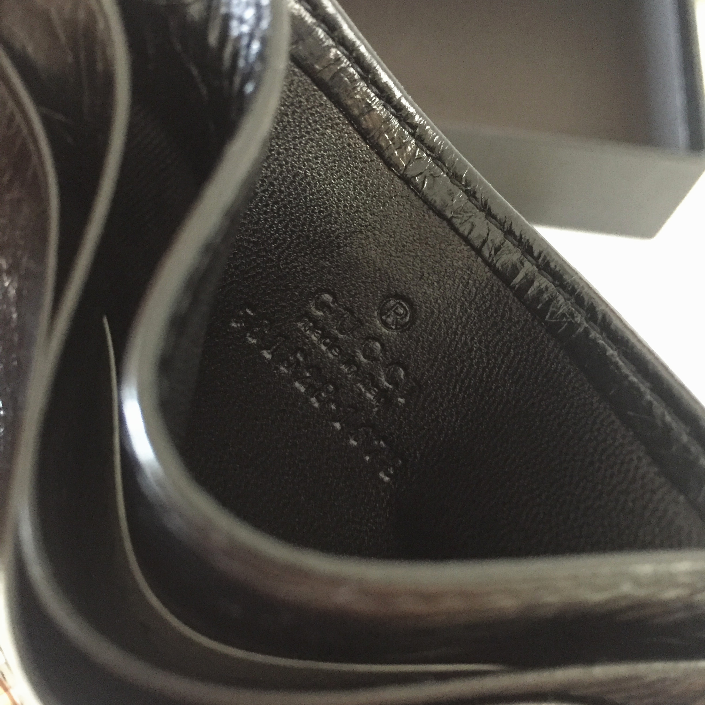 구찌 GG 인토로킹 레더 카드 케이스